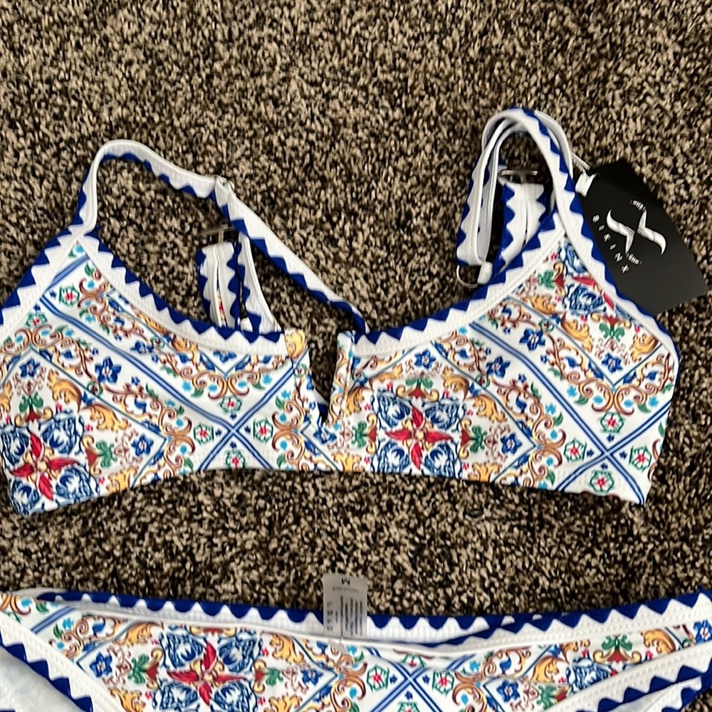 Amazon Bikinx Pattern European Suit, NWT - Picture 2 of 4